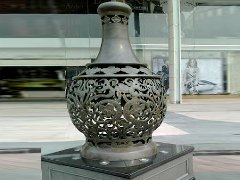 大竹铜灯笼雕塑