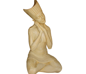 梦幻少女砂岩雕塑