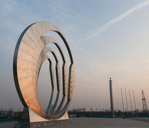 广场月亮不锈钢雕塑