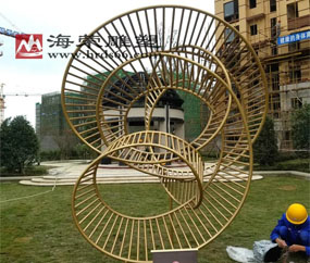 <b>中航城不锈钢异形雕塑</b>